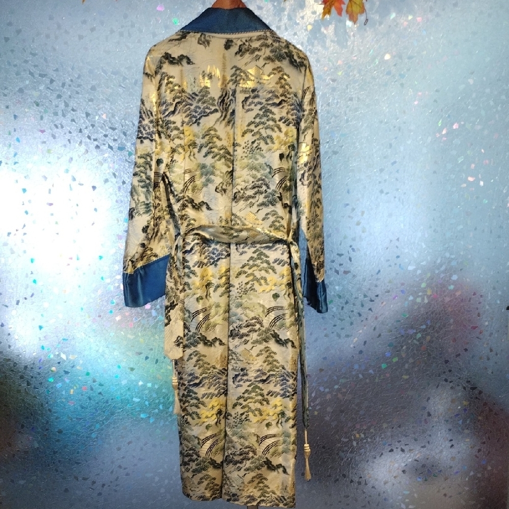 Japanese Smoking Jacket - Picture 13 of 17